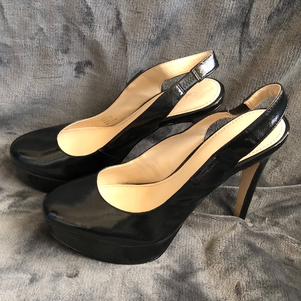 Calvin Klein Gracen lizard pump